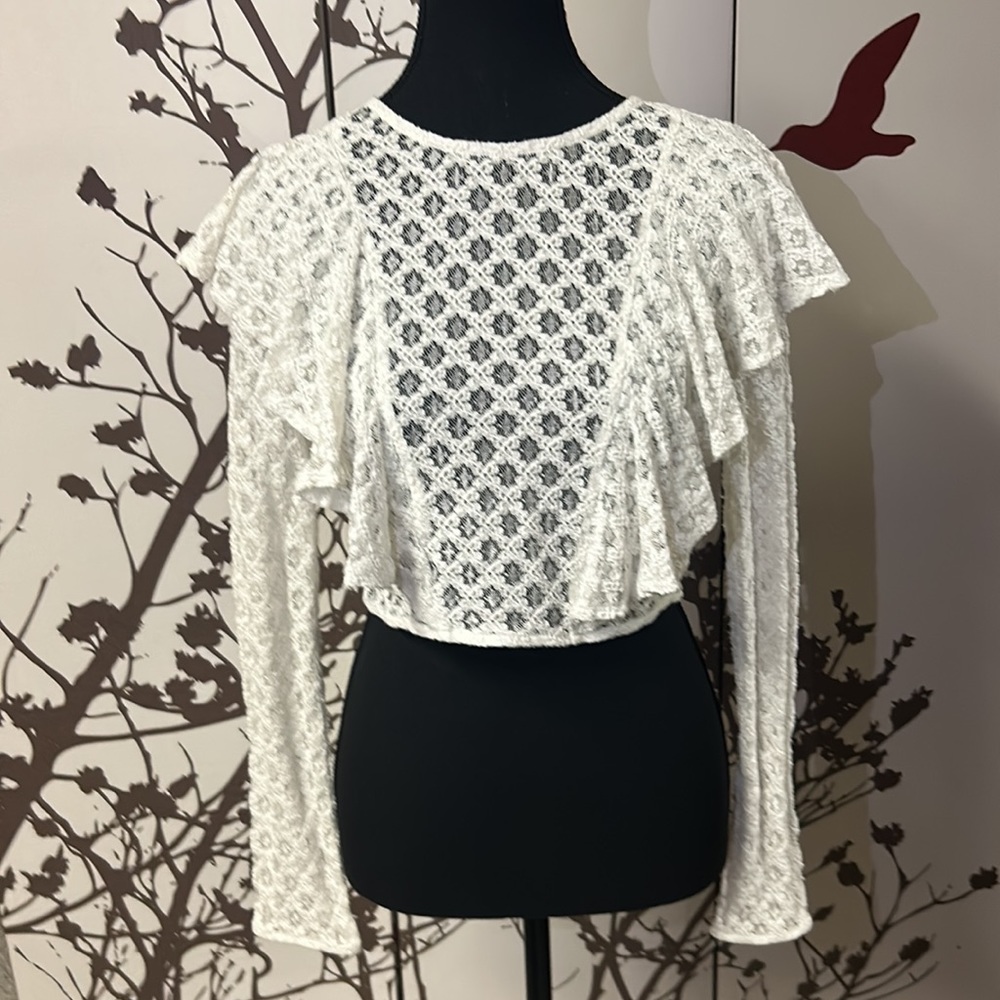 FOREVER 21 Size Small White  Crop Top NWOT $20 price drop!⬇️